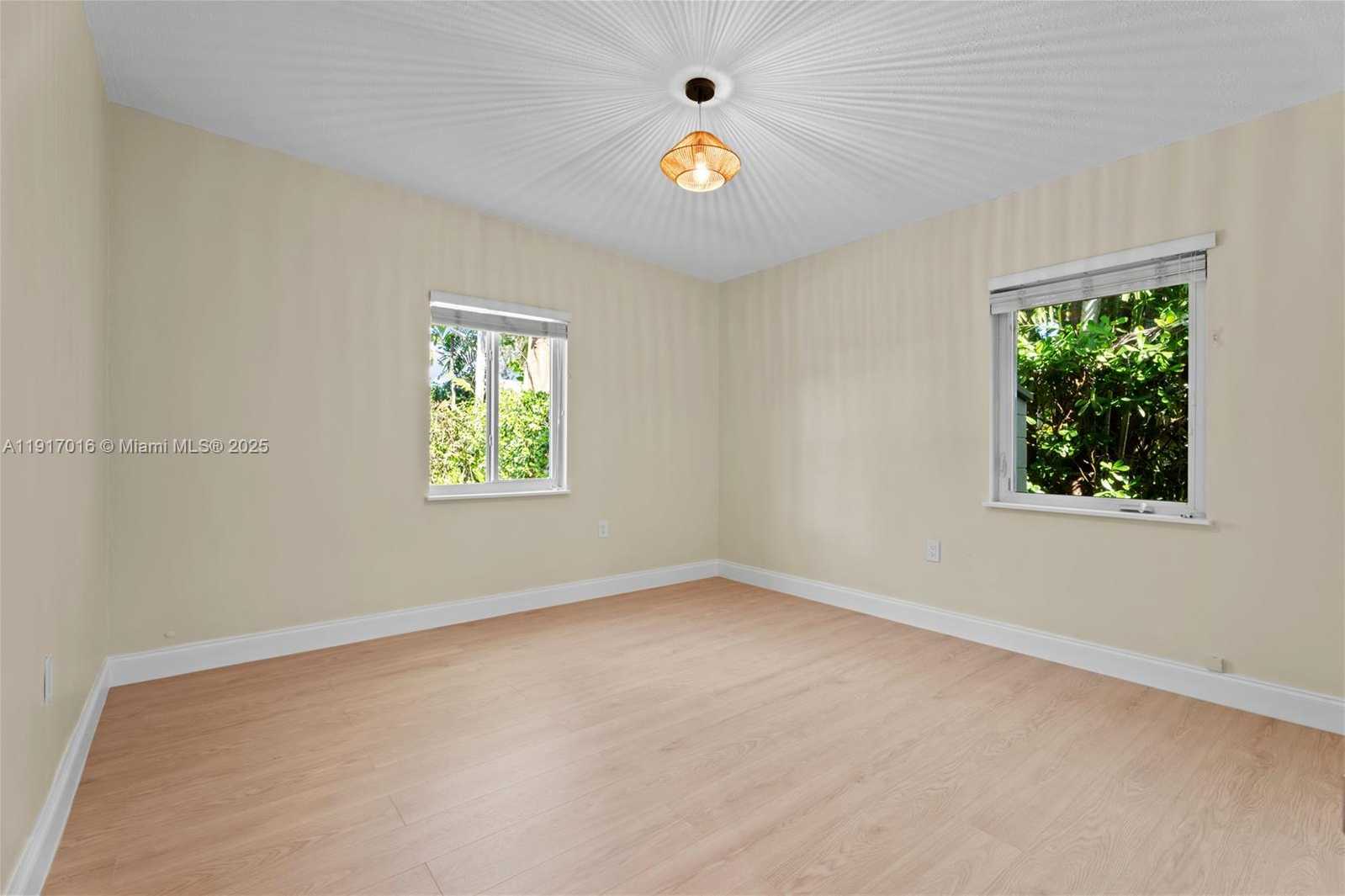 Small Image of 5865 SOUTH WEST 48TH ST, Miami Number 10