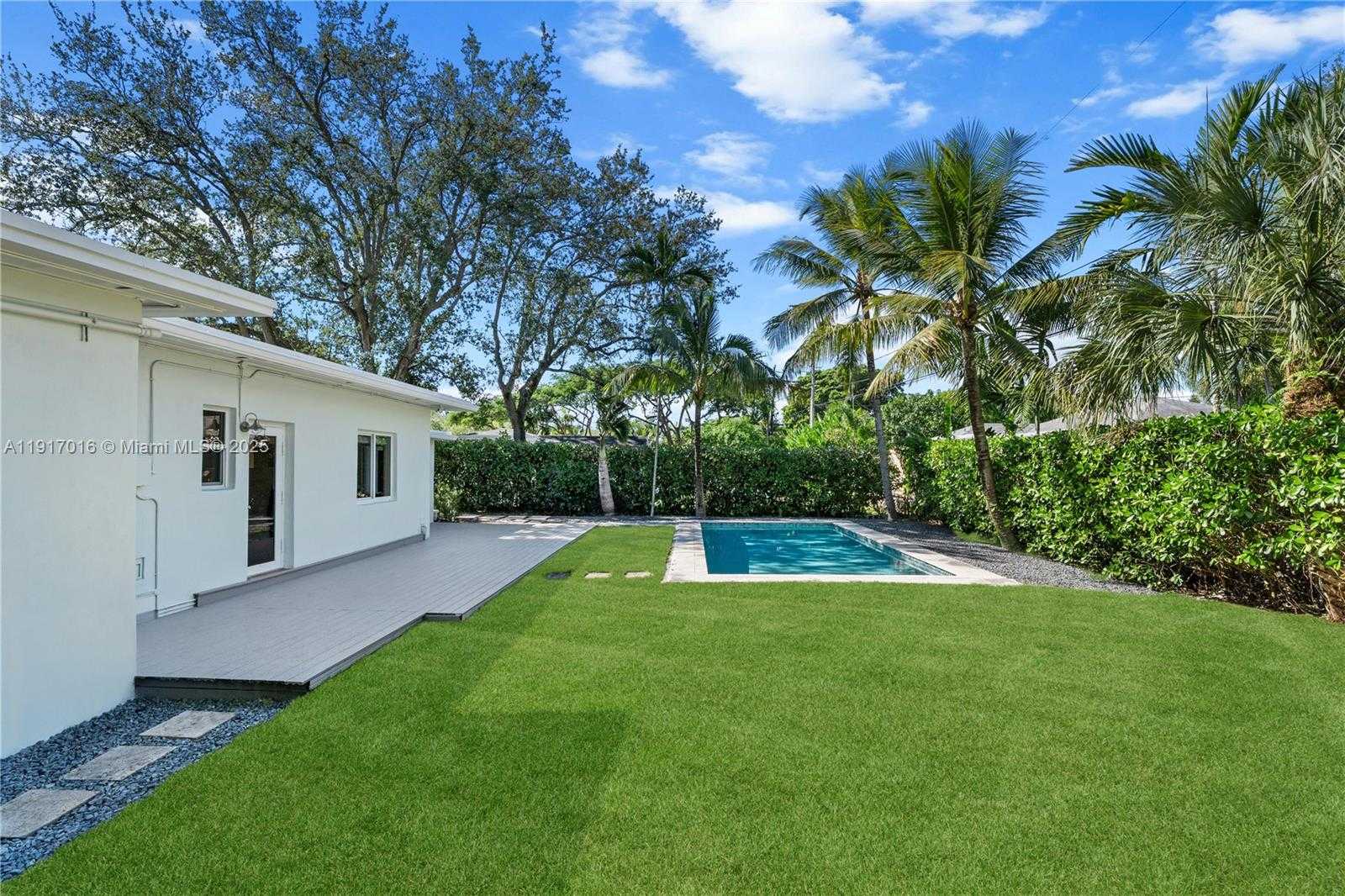 Small Image of 5865 SOUTH WEST 48TH ST, Miami Number 2