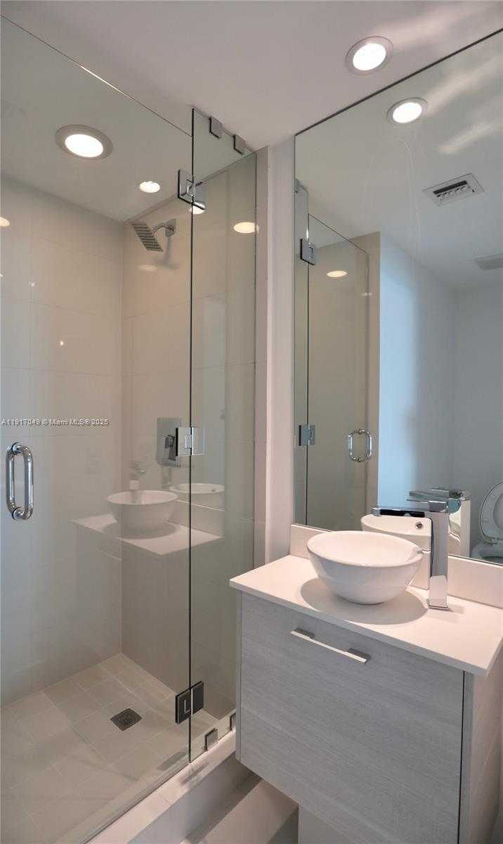 Small Image of 650 NORTH EAST 32 #1207, Miami Number 16