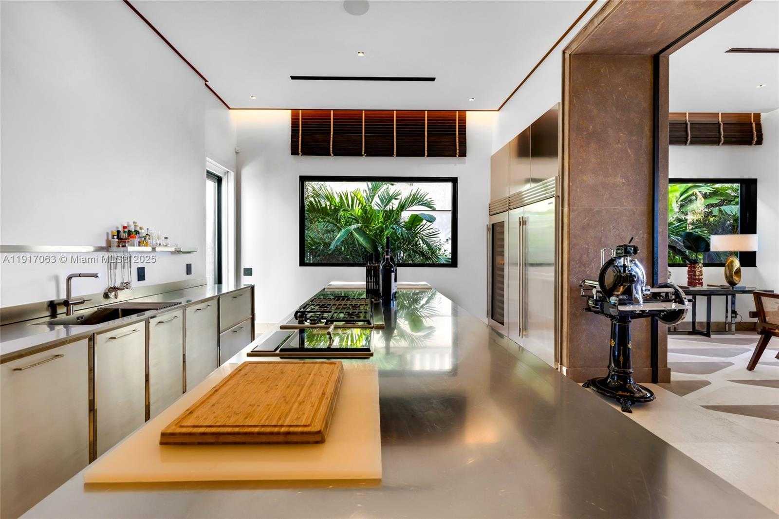 Small Image of 200 WEST RIVO ALTO DR, Miami Beach Number 32