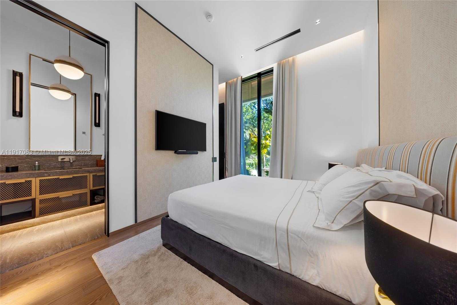 Small Image of 200 WEST RIVO ALTO DR, Miami Beach Number 34