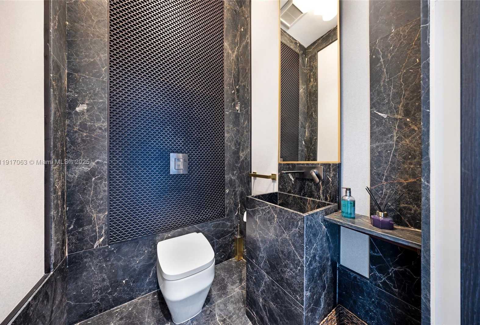 Small Image of 200 WEST RIVO ALTO DR, Miami Beach Number 36