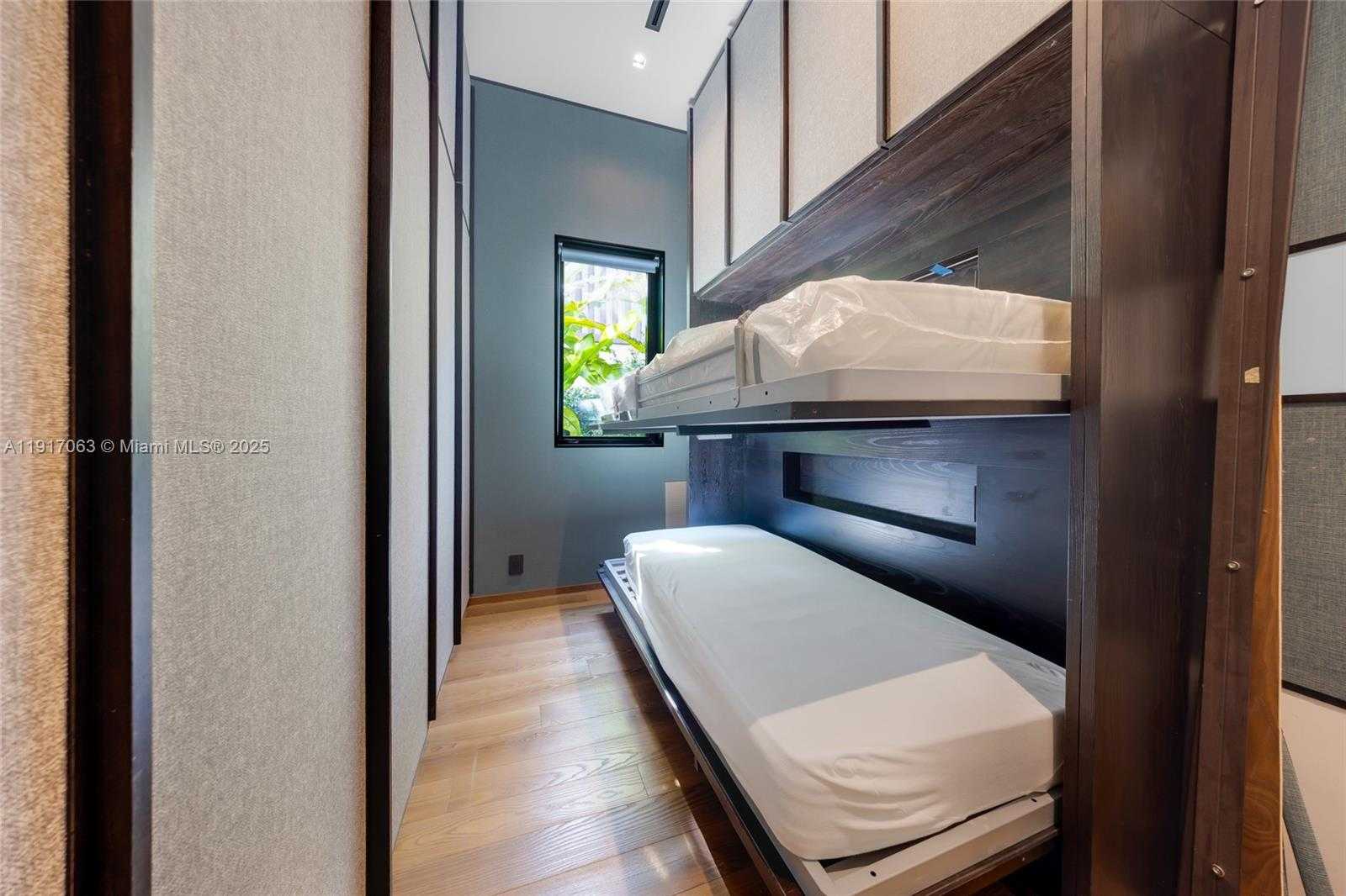 Small Image of 200 WEST RIVO ALTO DR, Miami Beach Number 59