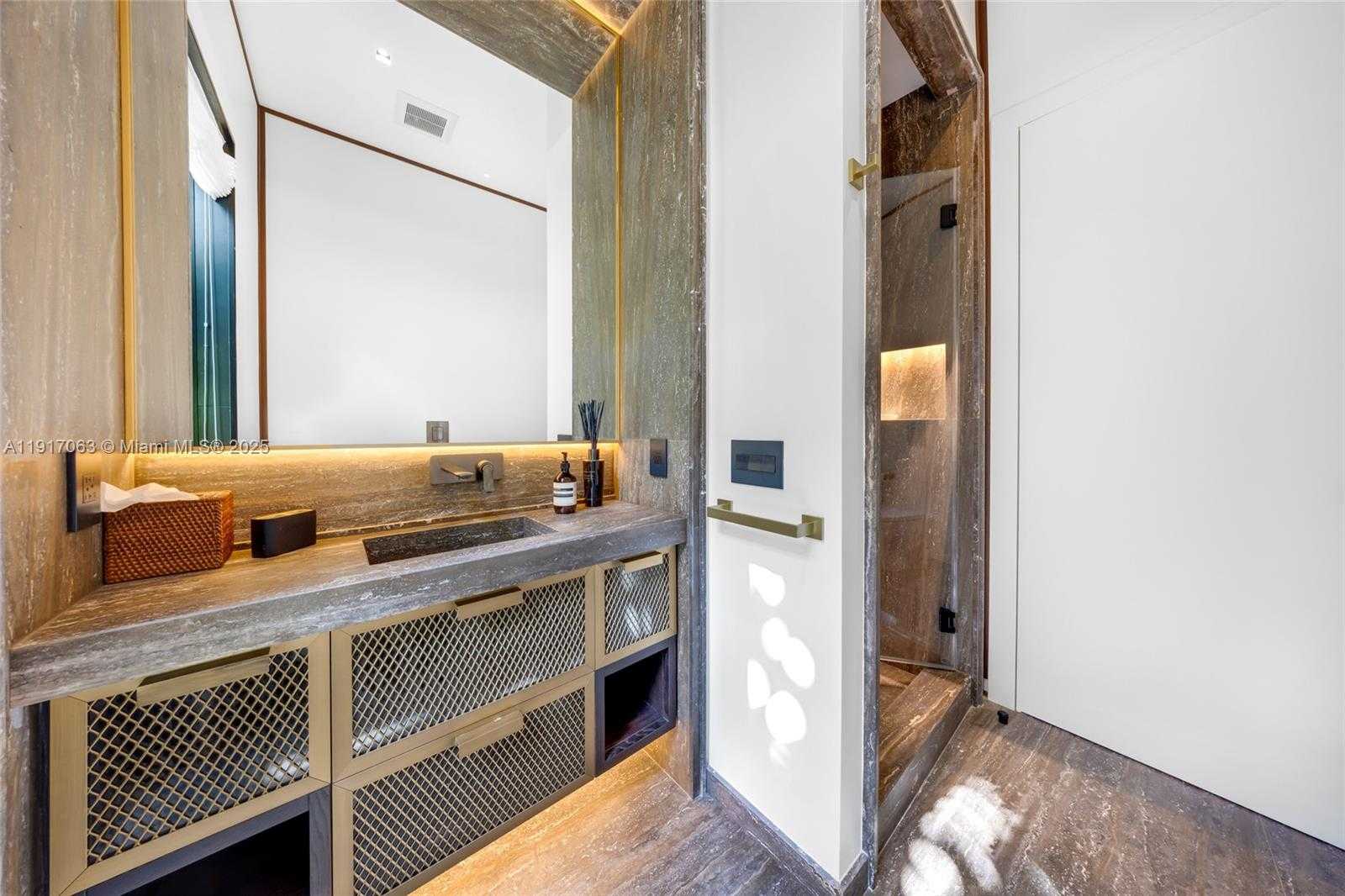 Small Image of 200 WEST RIVO ALTO DR, Miami Beach Number 60