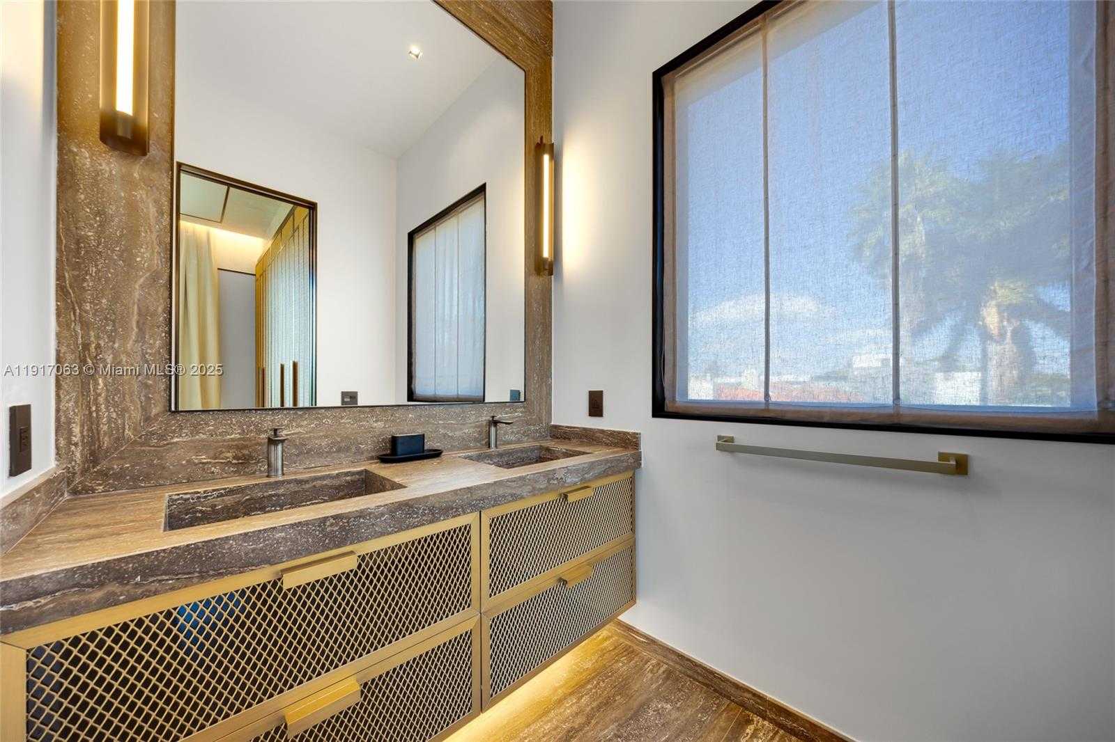 Small Image of 200 WEST RIVO ALTO DR, Miami Beach Number 63