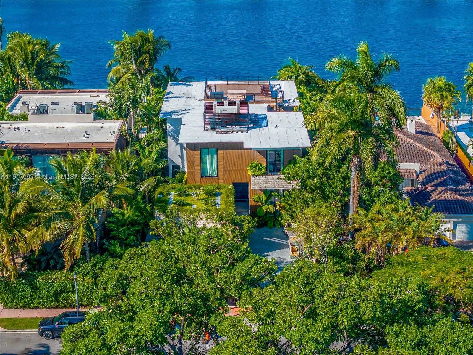 Small Image of 200 WEST RIVO ALTO DR, Miami Beach Number 68