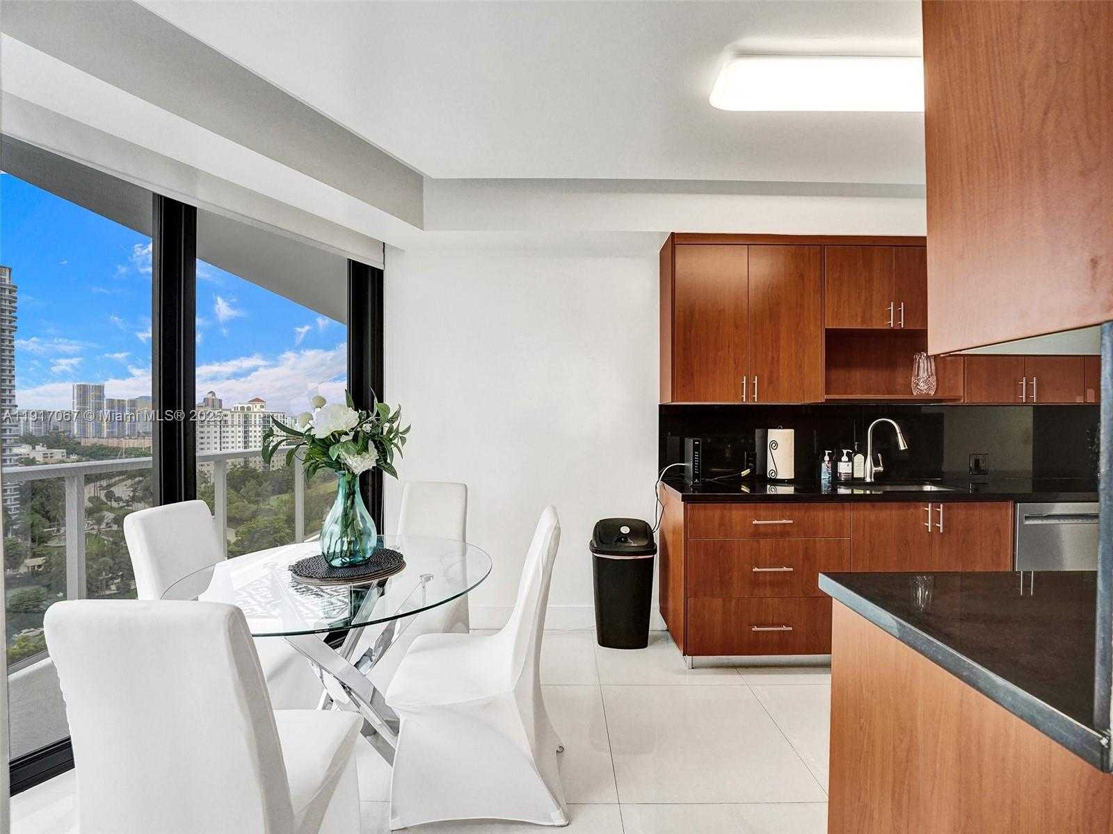 Small Image of 20281 EAST COUNTRY CLUB DR #1114, Aventura Number 20