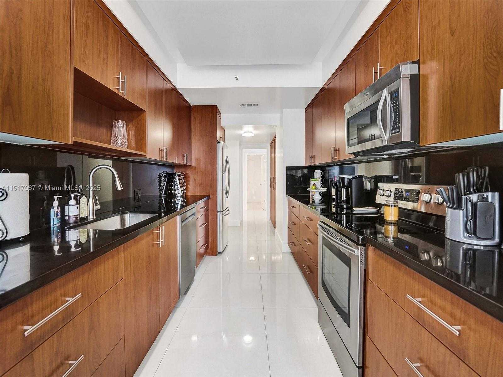 Small Image of 20281 EAST COUNTRY CLUB DR #1114, Aventura Number 26