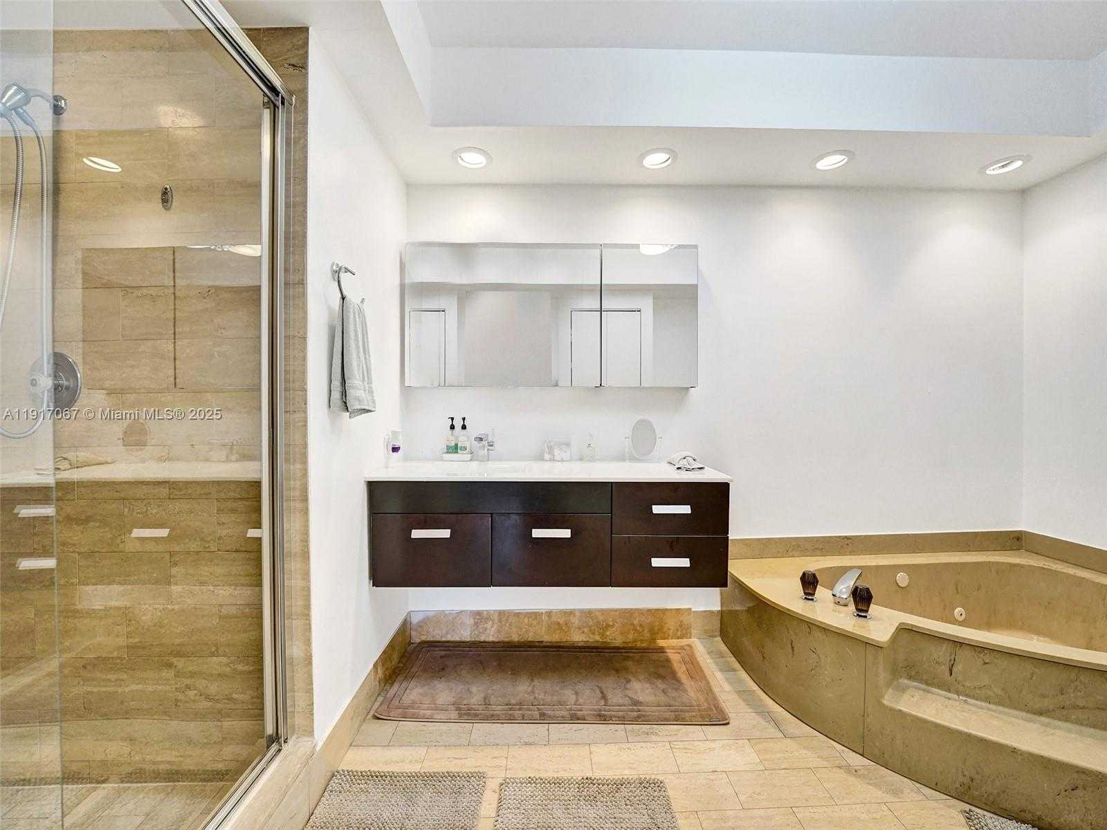 Small Image of 20281 EAST COUNTRY CLUB DR #1114, Aventura Number 40