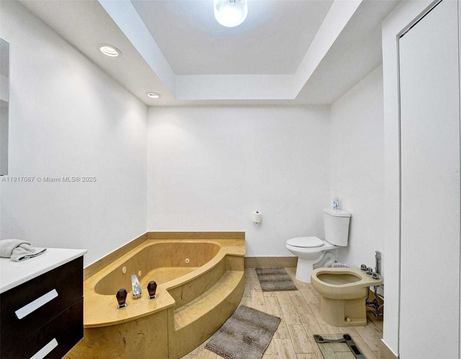 Small Image of 20281 EAST COUNTRY CLUB DR #1114, Aventura Number 42