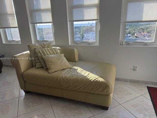 Small Image of 5401 COLLINS AVE #931, Miami Beach Number 20