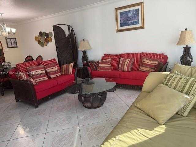 Small Image of 5401 COLLINS AVE #931, Miami Beach Number 22