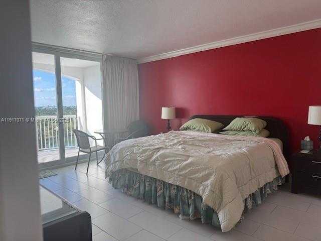 Small Image of 5401 COLLINS AVE #931, Miami Beach Number 28