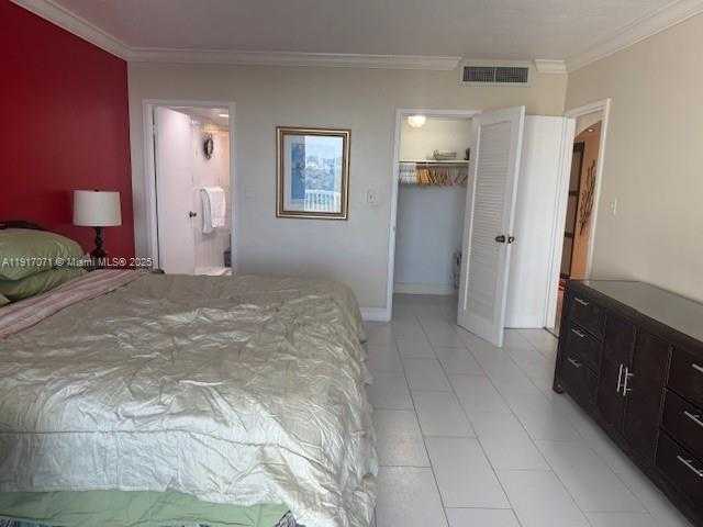 Small Image of 5401 COLLINS AVE #931, Miami Beach Number 29