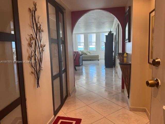 Small Image of 5401 COLLINS AVE #931, Miami Beach Number 33