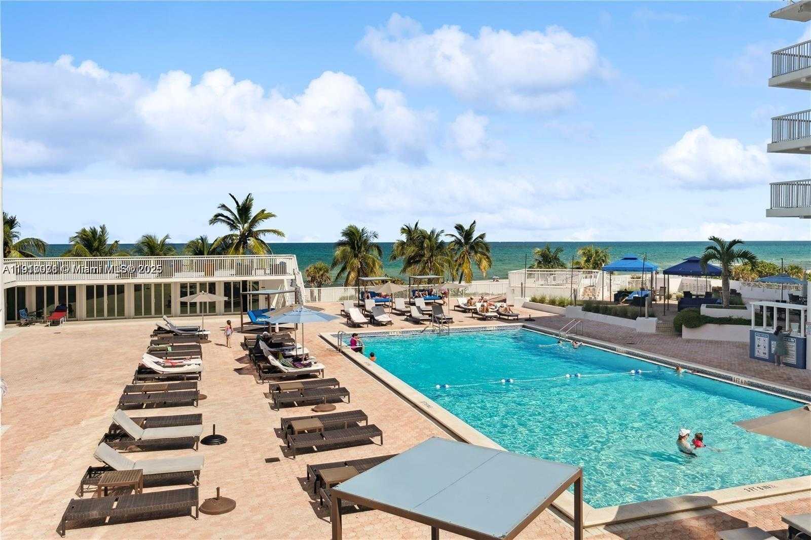 Small Image of 5401 COLLINS AVE #931, Miami Beach Number 7