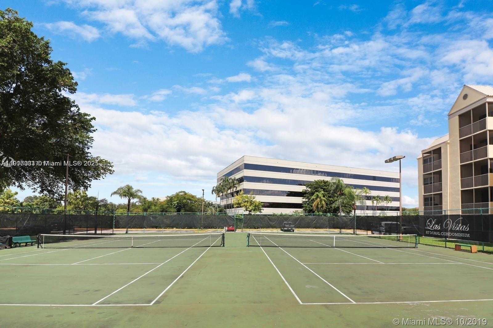 Small Image of 8323 LAKE DR #103, Doral Number 19