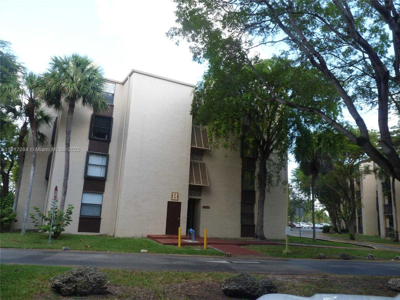 Small Image of 14501 NORTH KENDALL DR #105H, Miami Number 44