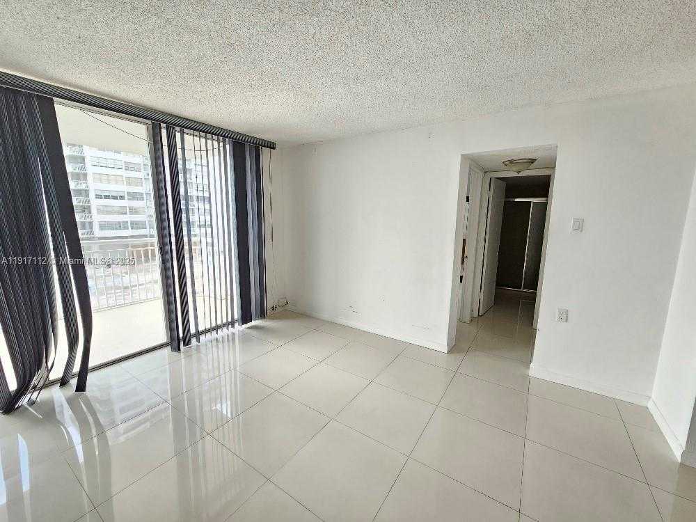 Small Image of 18021 BISCAYNE BLVD #402, Aventura Number 24
