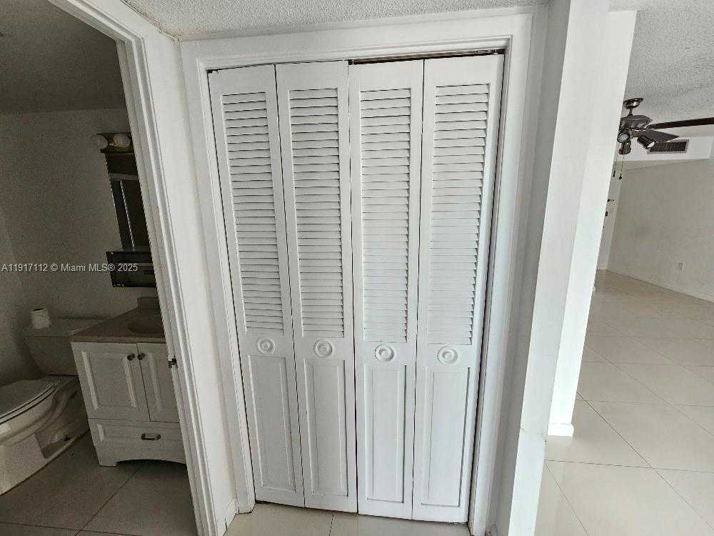 Small Image of 18021 BISCAYNE BLVD #402, Aventura Number 28