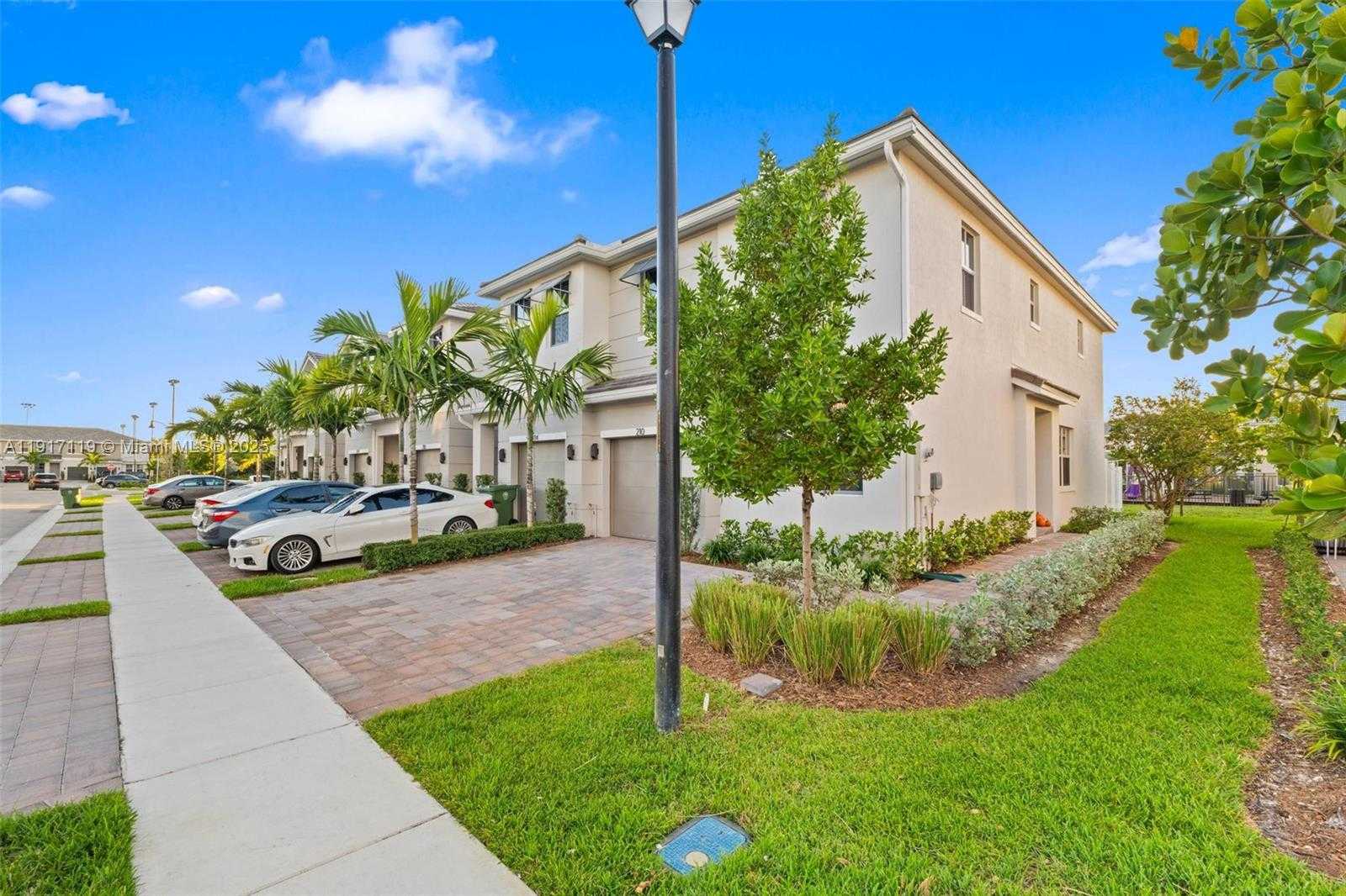 Small Image of 210 SOUTH WEST 170TH AVE #210, Pembroke Pines Number 2