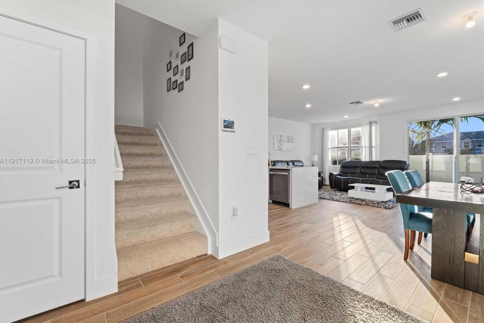 Small Image of 210 SOUTH WEST 170TH AVE #210, Pembroke Pines Number 4