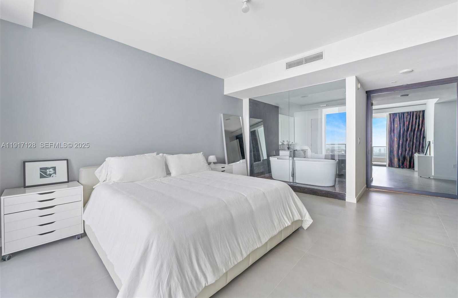 Imagen de Pequeño Objeto