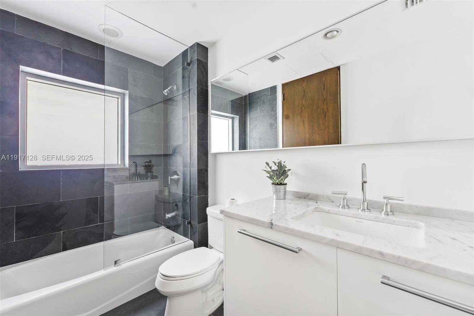 Imagen de Pequeño Objeto