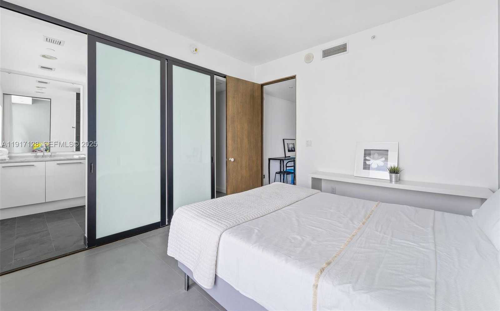 Imagen de Pequeño Objeto