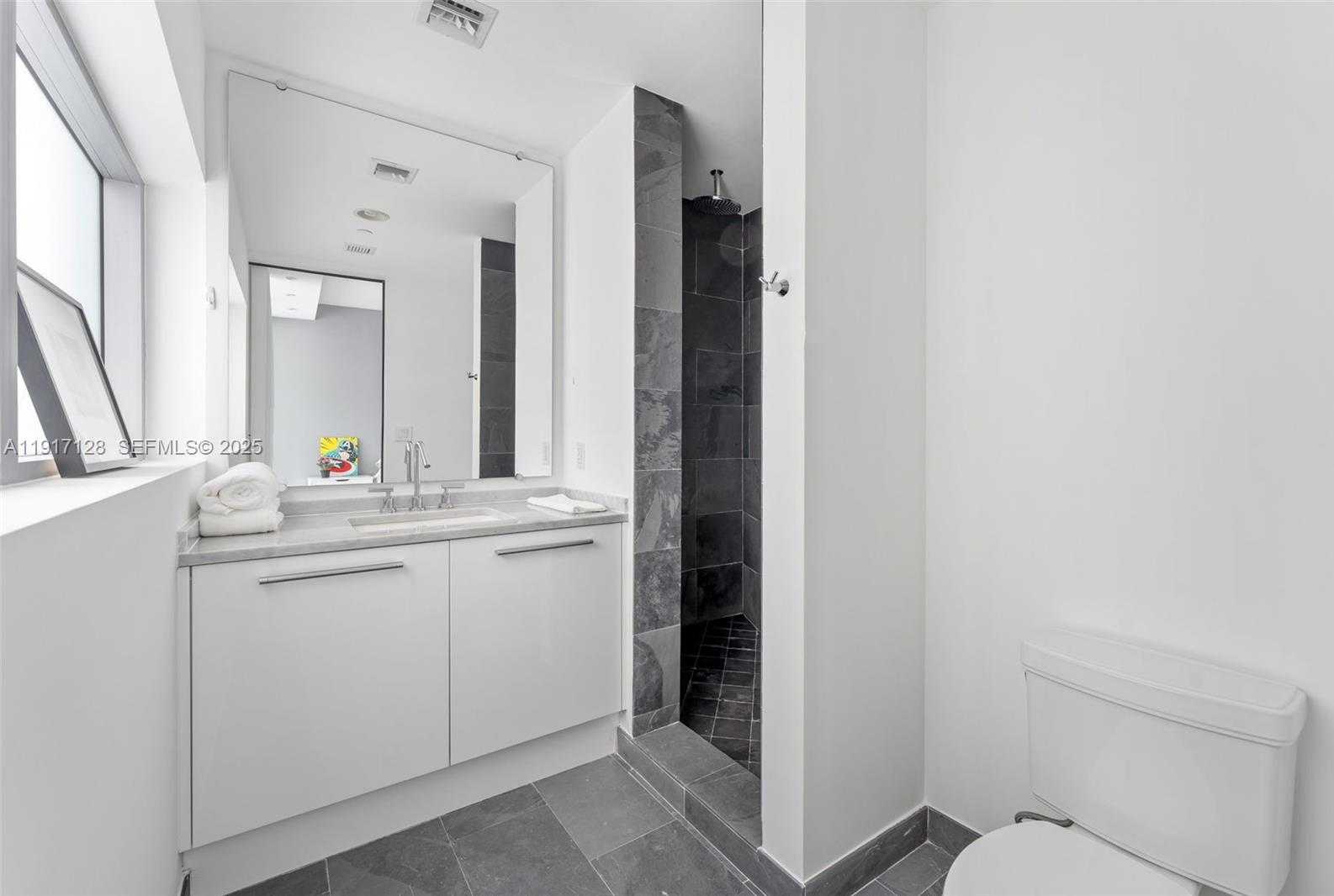 Imagen de Pequeño Objeto