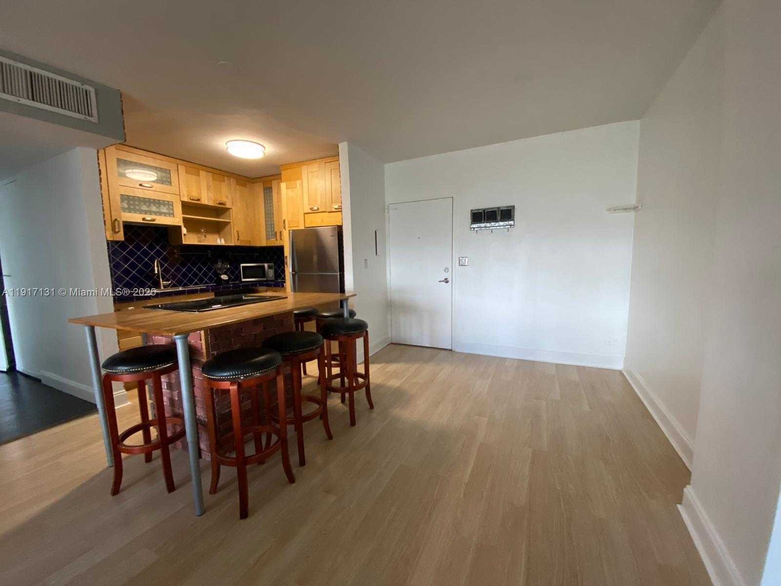 Small Image of 7441 WAYNE AVE #4D, Miami Beach Number 12