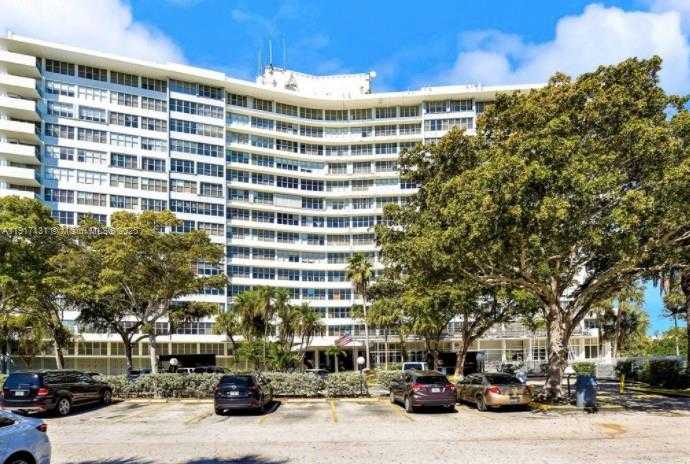 Small Image of 7441 WAYNE AVE #4D, Miami Beach Number 2