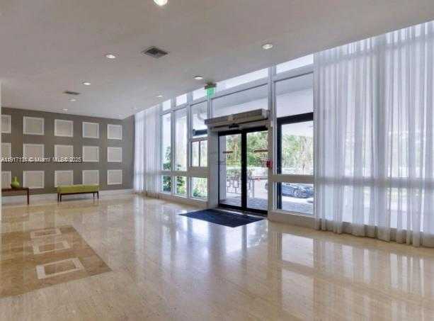 Small Image of 7441 WAYNE AVE #4D, Miami Beach Number 3