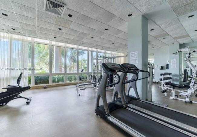 Small Image of 7441 WAYNE AVE #4D, Miami Beach Number 9