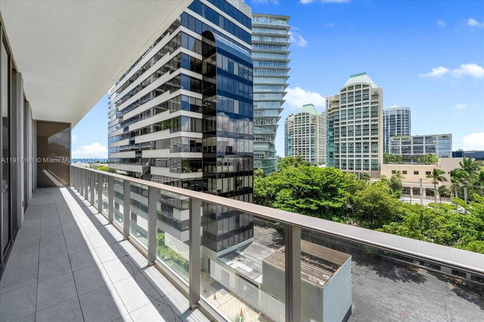 Small Image of 2678 TIGERTAIL AVE #513, Miami Number 11