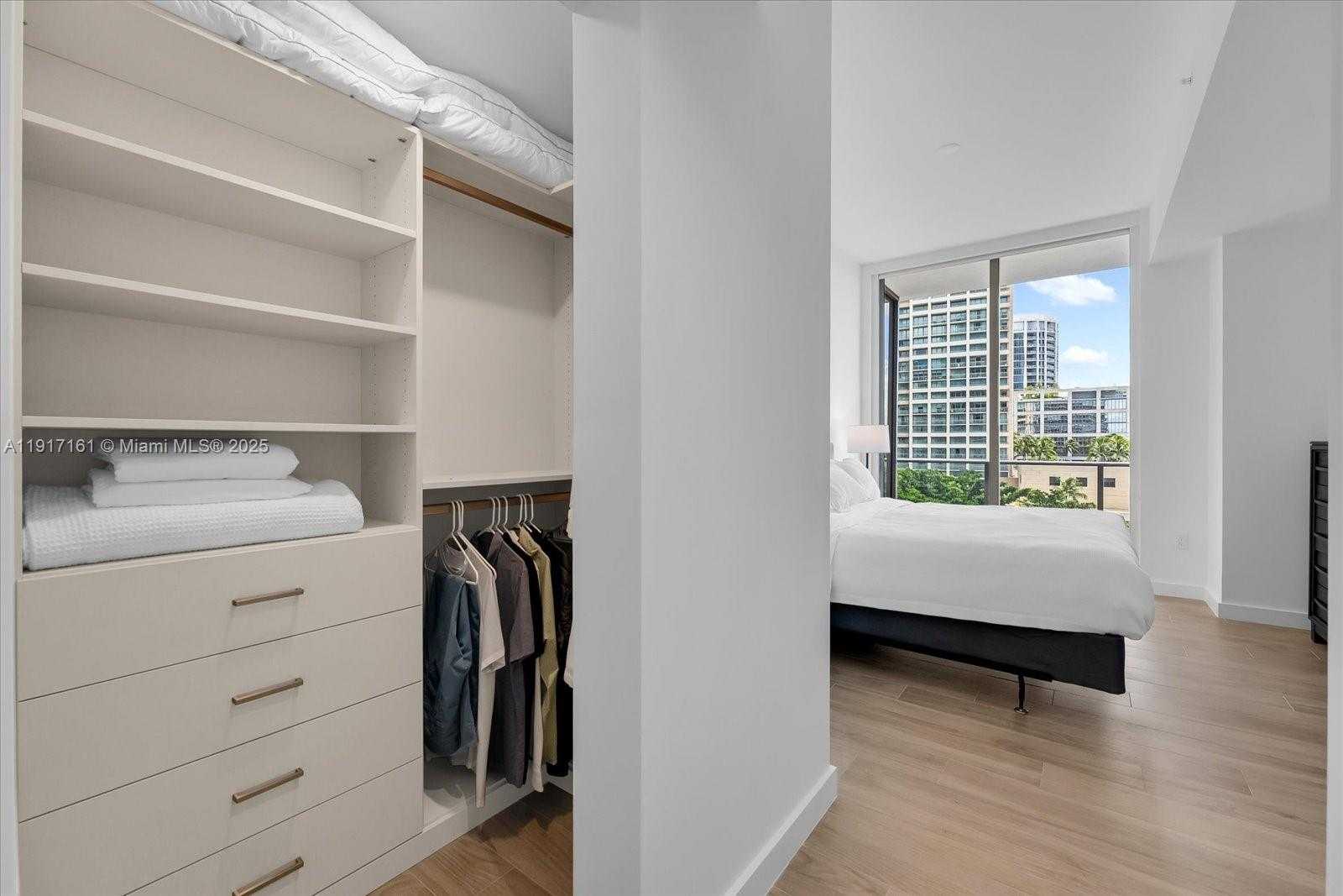 Small Image of 2678 TIGERTAIL AVE #513, Miami Number 19