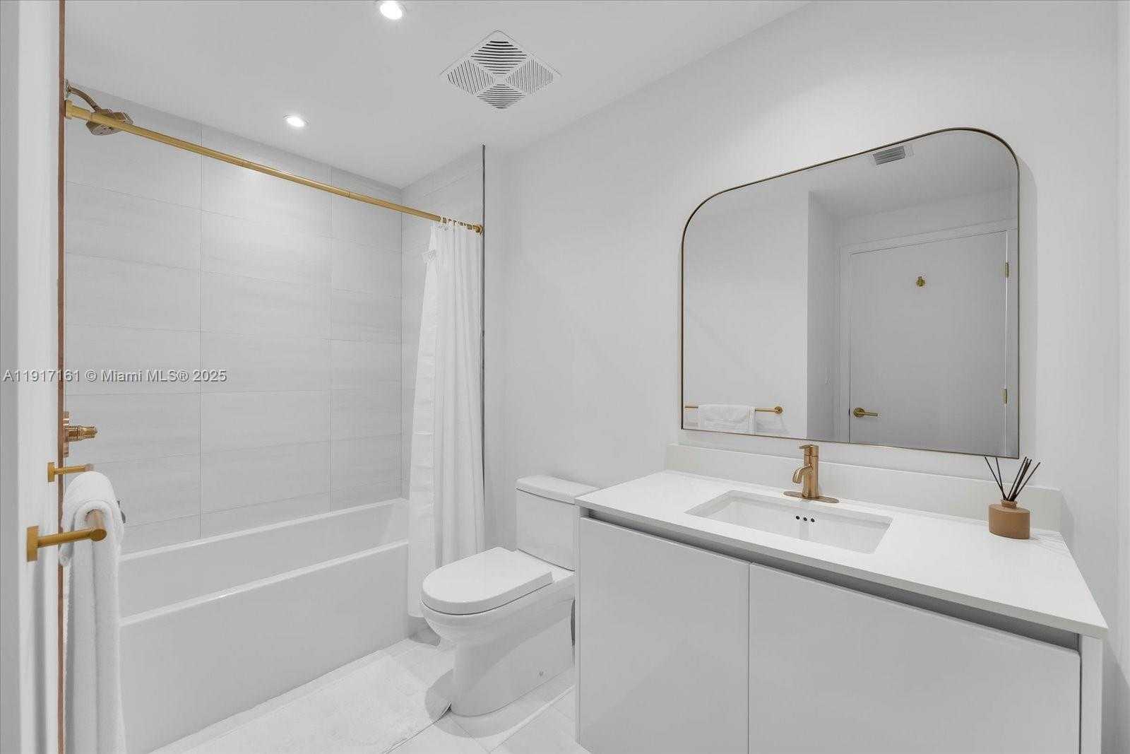 Small Image of 2678 TIGERTAIL AVE #513, Miami Number 23