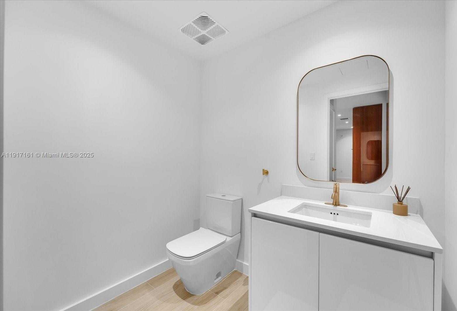 Small Image of 2678 TIGERTAIL AVE #513, Miami Number 24