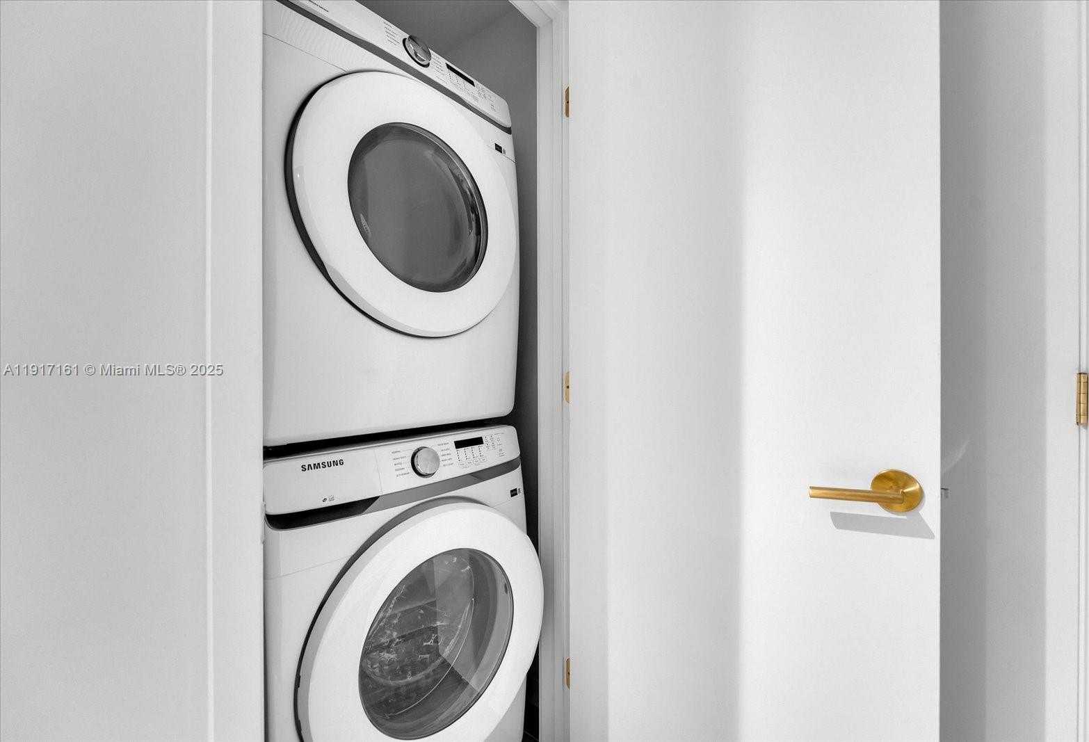 Small Image of 2678 TIGERTAIL AVE #513, Miami Number 25