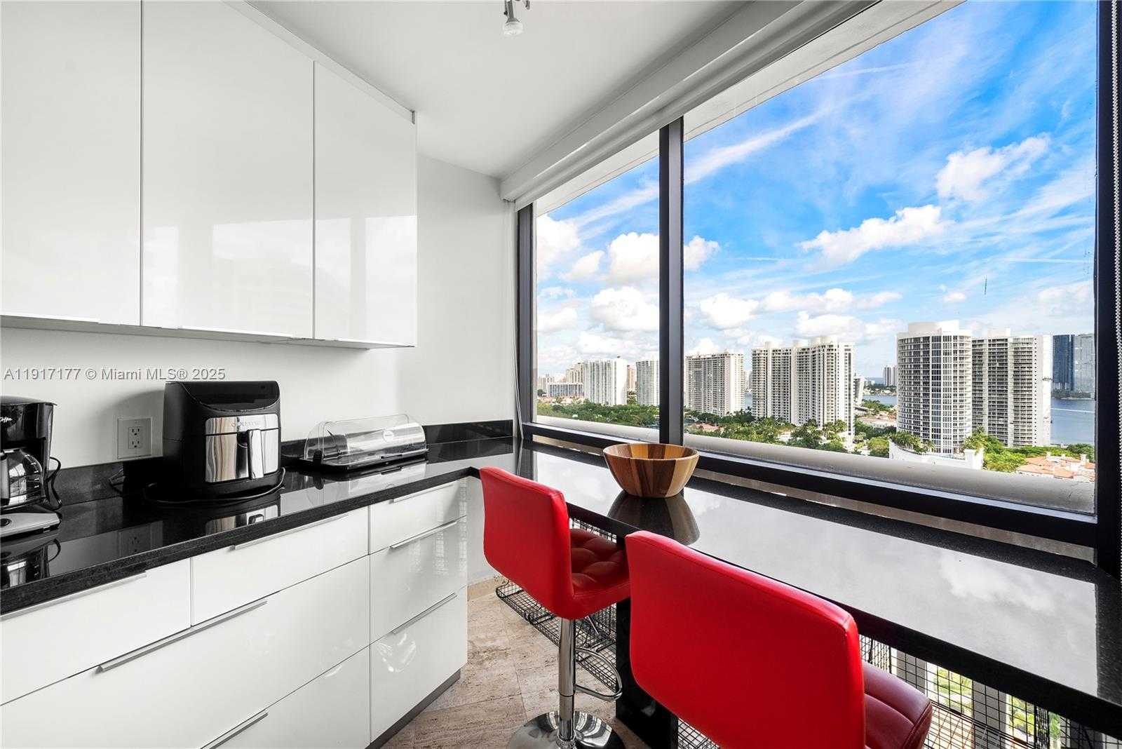Small Image of 1000 WEST ISLAND BLVD #2407, Aventura Number 12