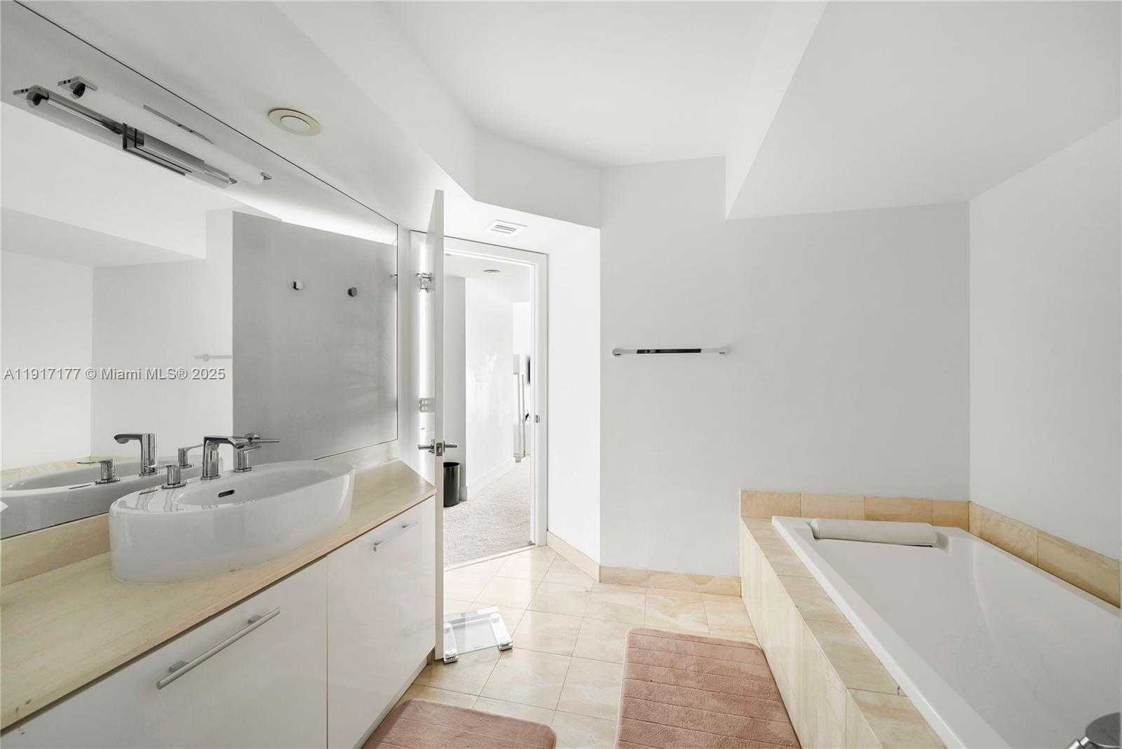 Small Image of 1000 WEST ISLAND BLVD #2407, Aventura Number 22