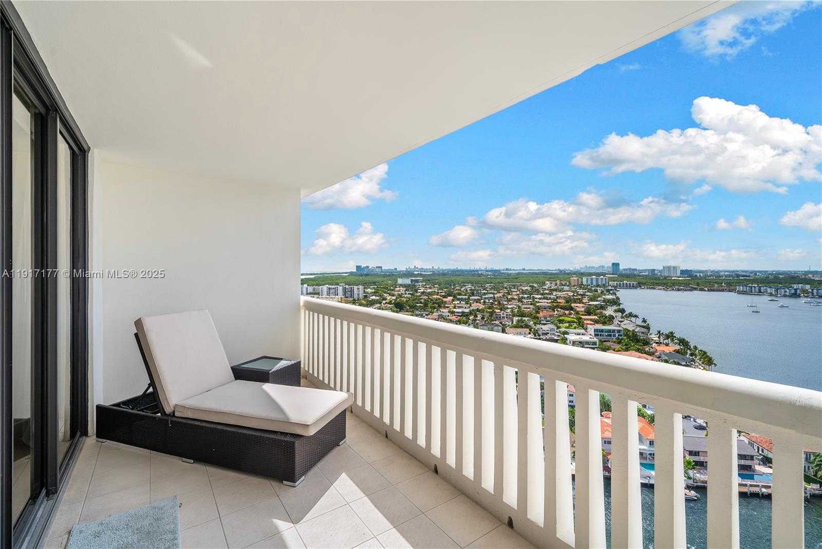 Small Image of 1000 WEST ISLAND BLVD #2407, Aventura Number 29