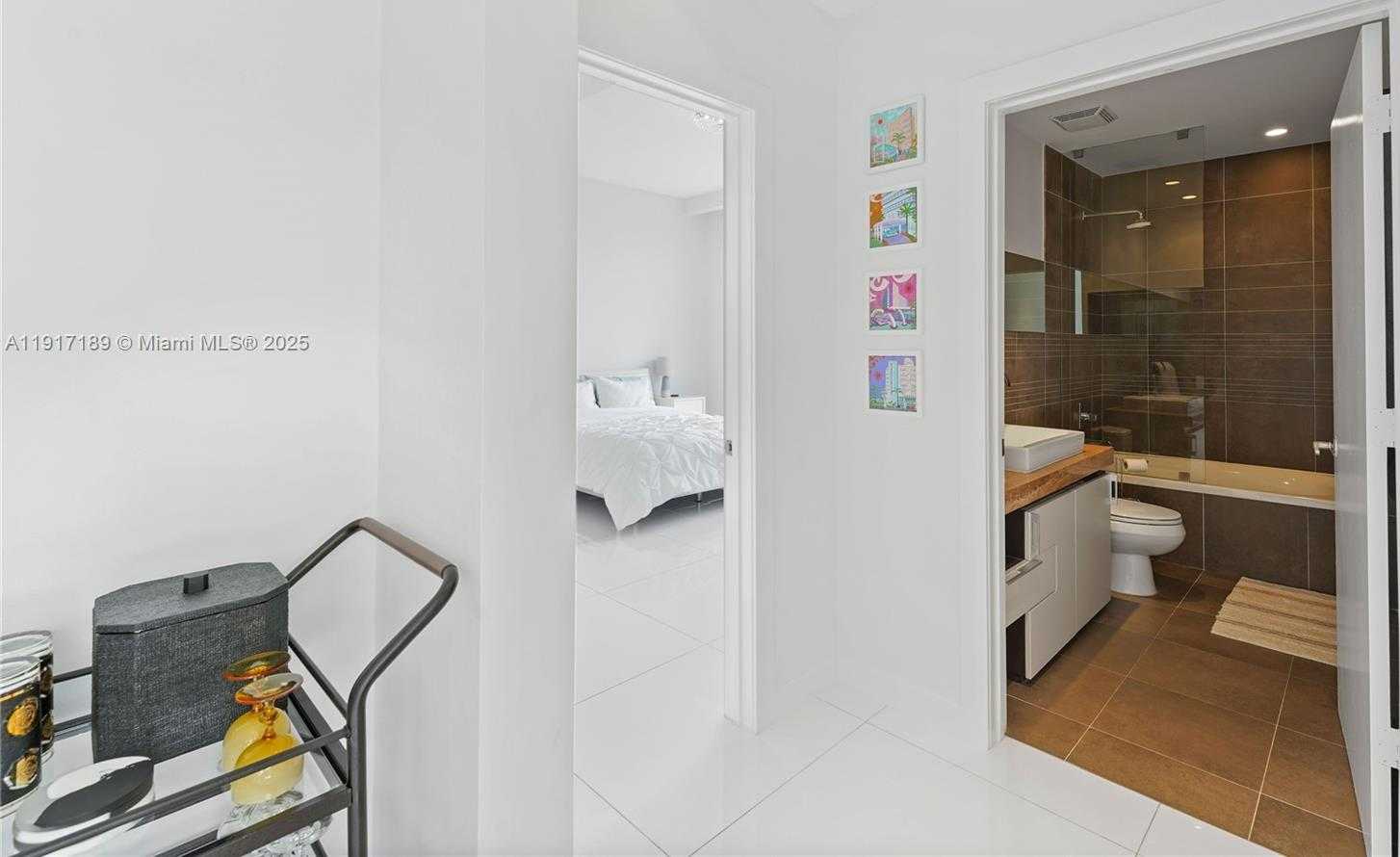 Small Image of 2100 PARK AVE #201, Miami Beach Number 14