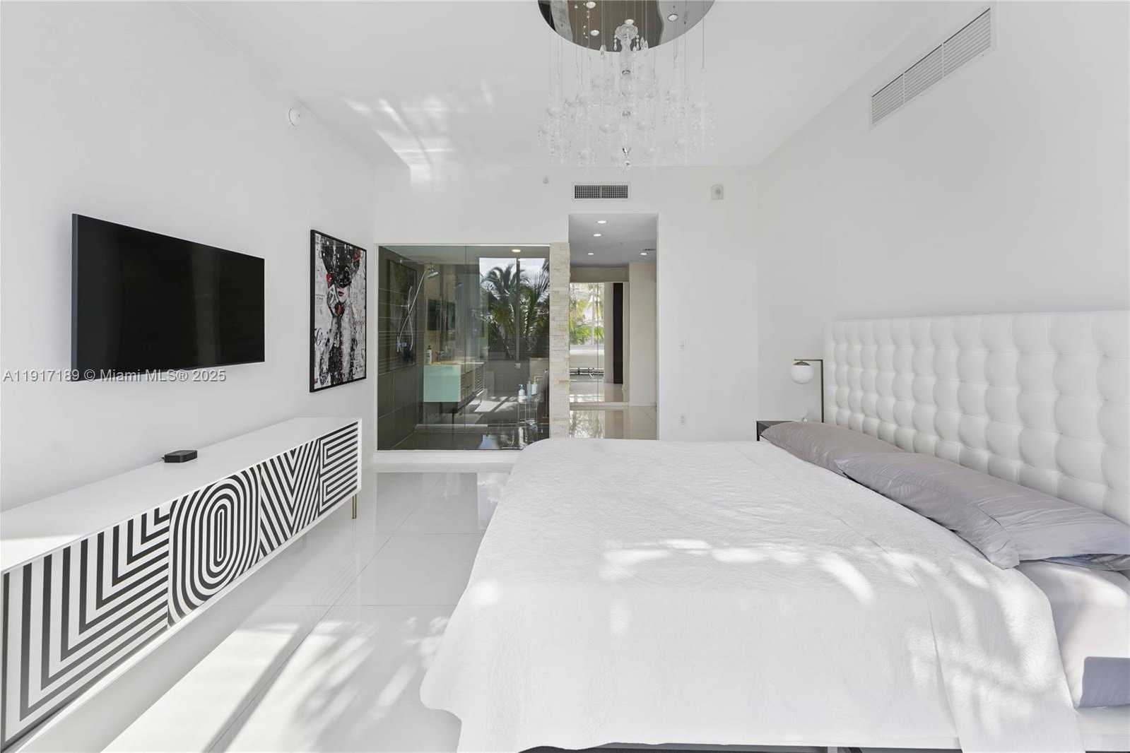 Small Image of 2100 PARK AVE #201, Miami Beach Number 4