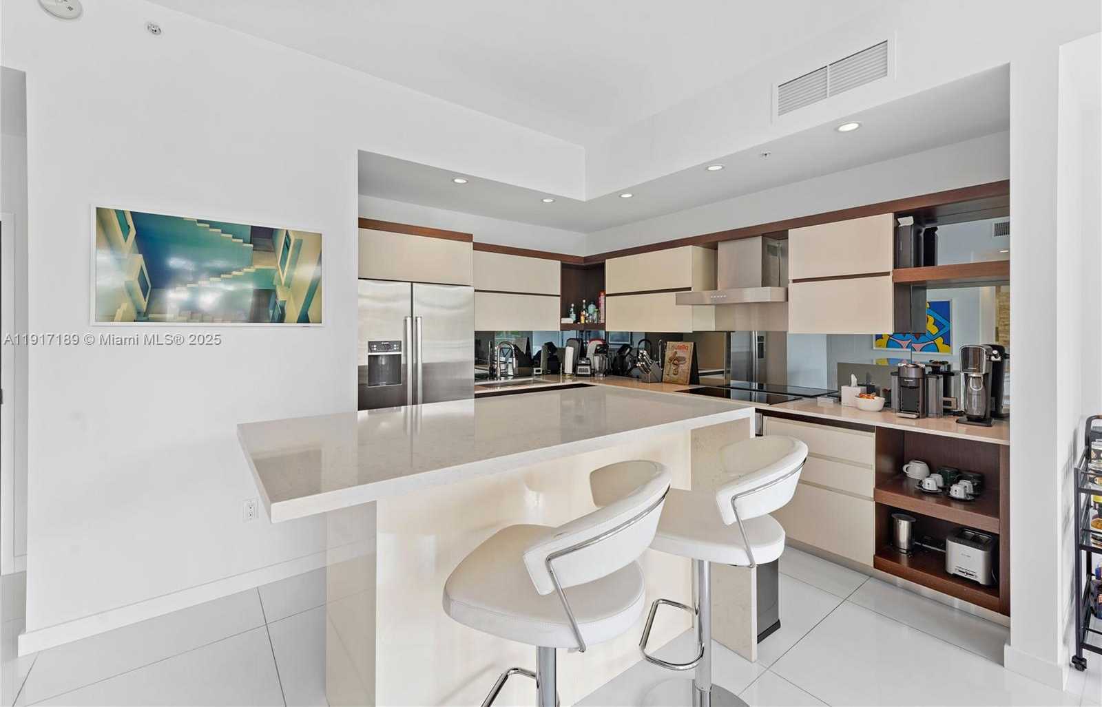 Small Image of 2100 PARK AVE #201, Miami Beach Number 9