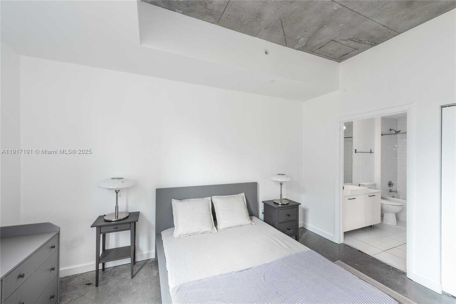 Small Image of 151 SOUTH EAST 1ST ST #1709, Miami Number 13