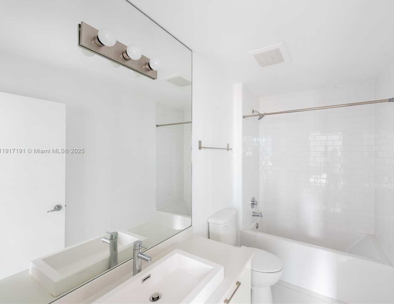 Small Image of 151 SOUTH EAST 1ST ST #1709, Miami Number 14