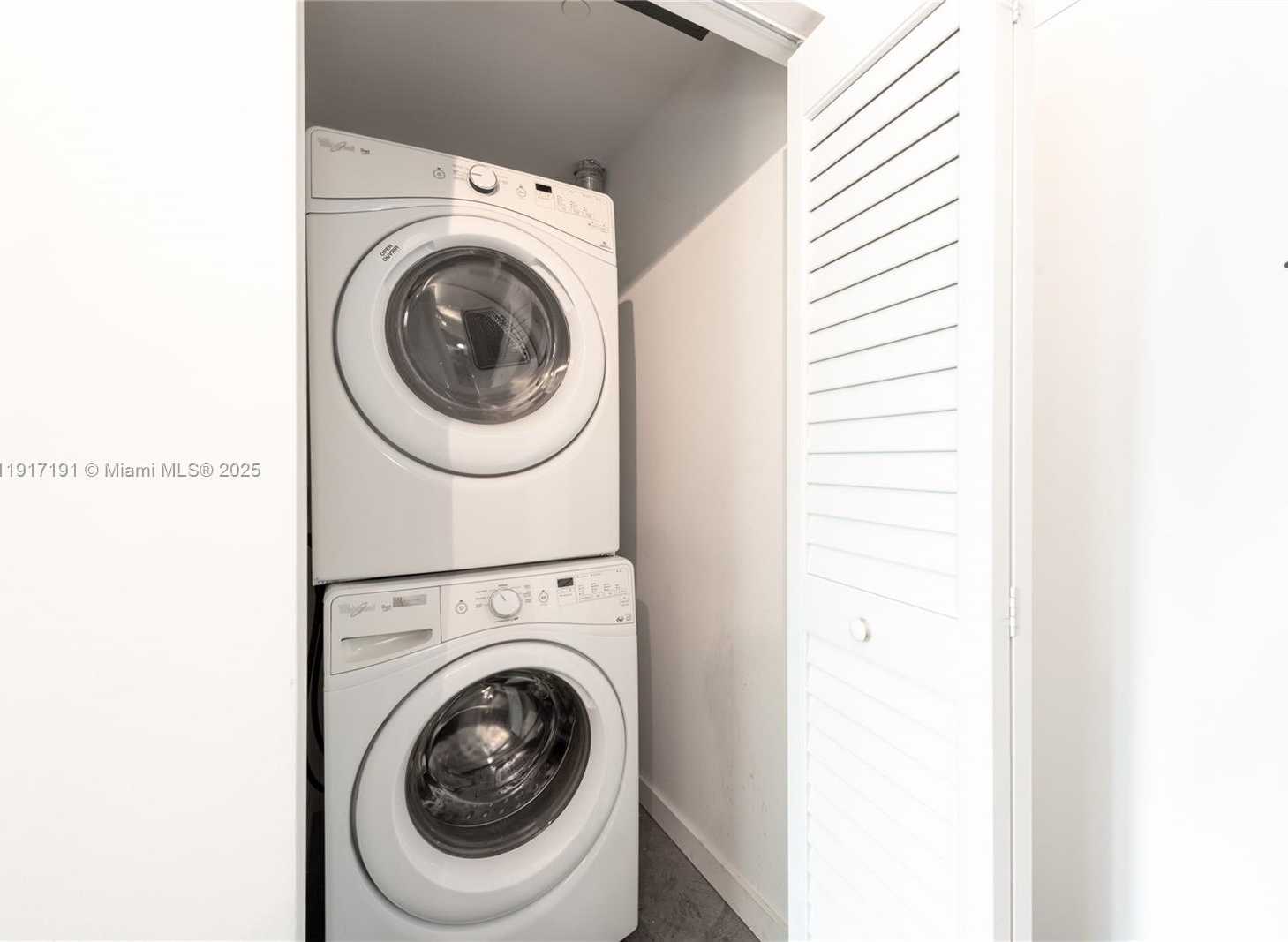 Small Image of 151 SOUTH EAST 1ST ST #1709, Miami Number 19