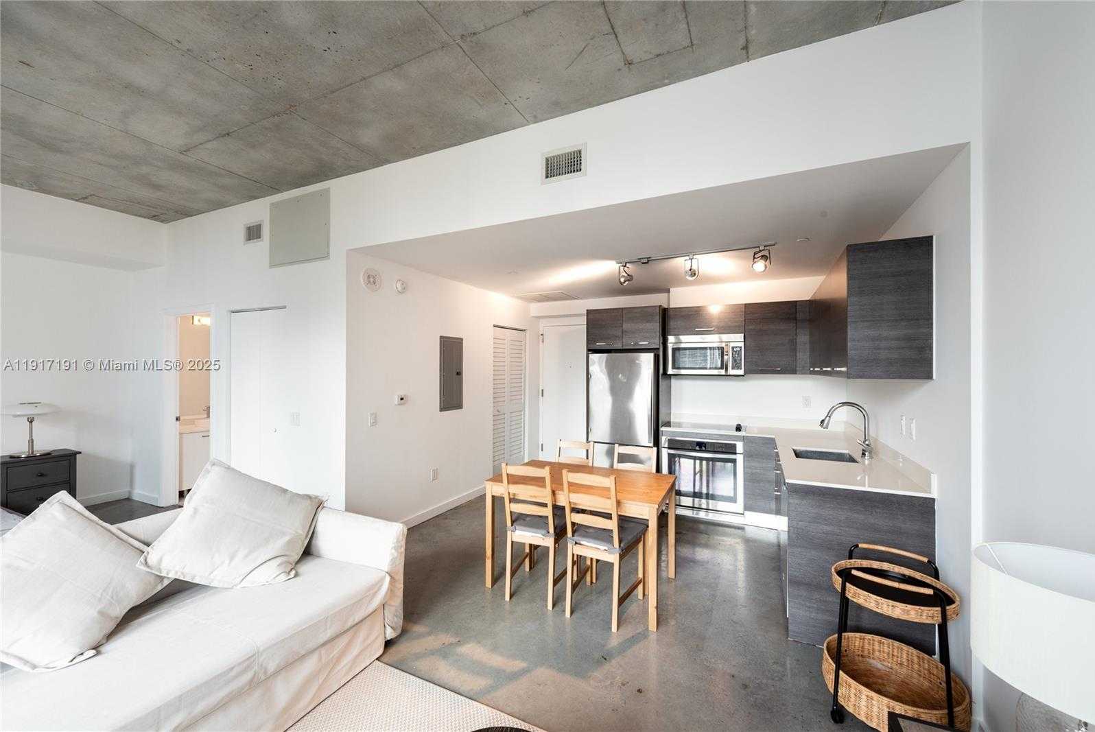 Small Image of 151 SOUTH EAST 1ST ST #1709, Miami Number 3