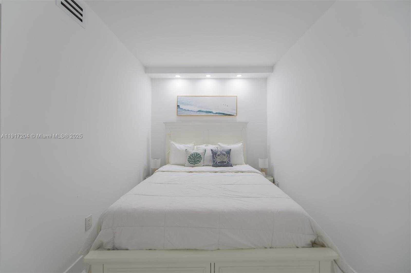 Small Image of 1950 SOUTH OCEAN DR #8N, Hallandale Beach Number 20